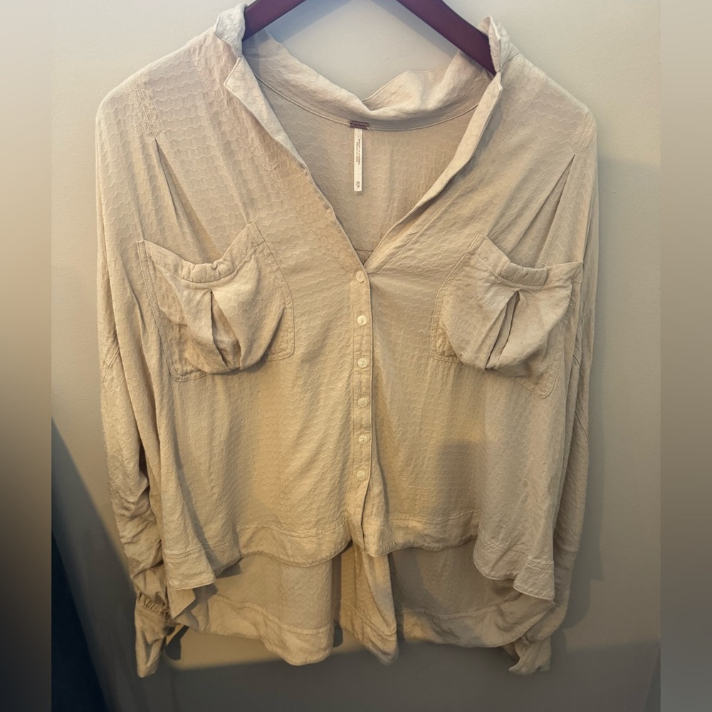 XS free people cream/tan blouse cropped